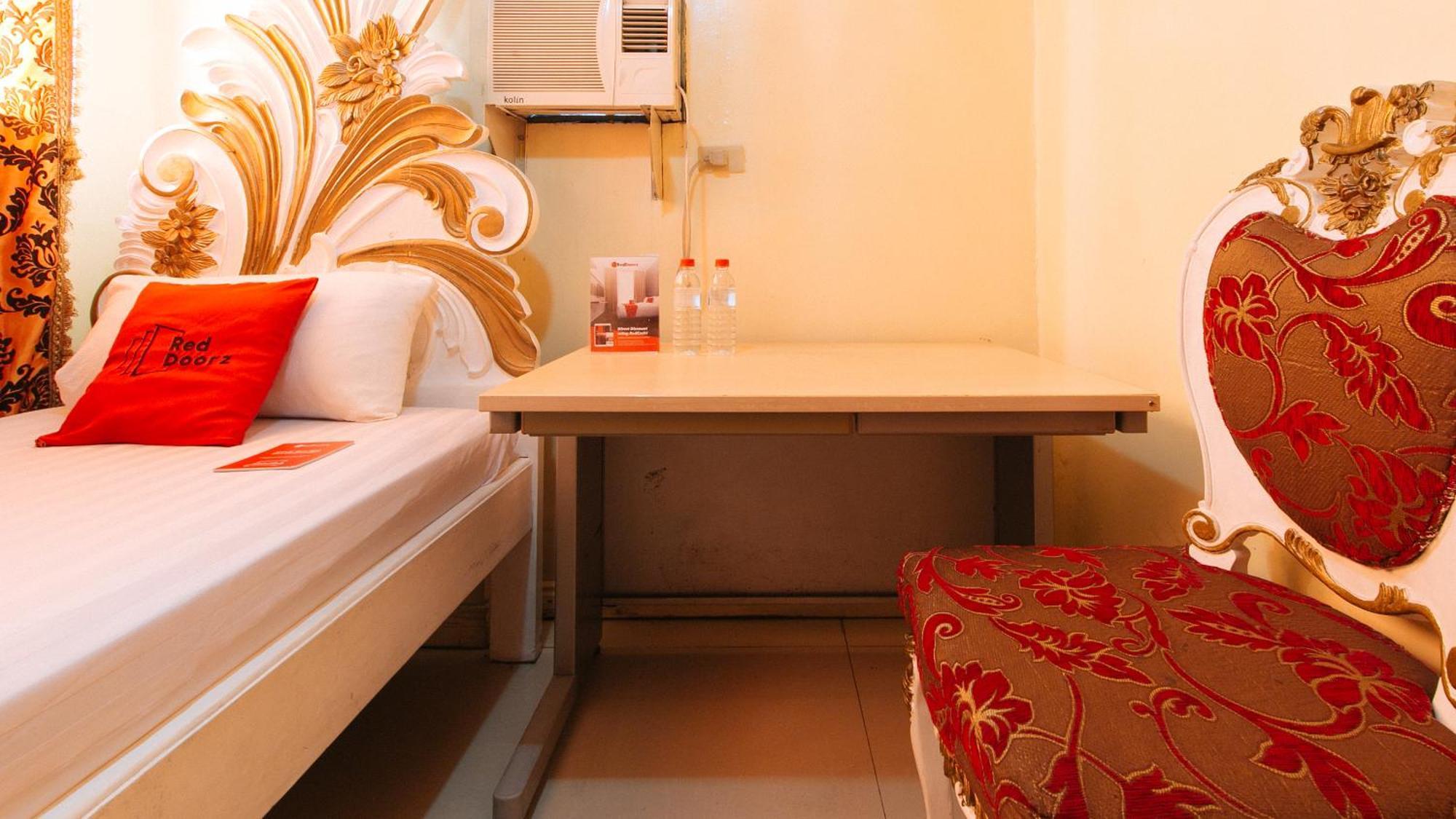 Reddoorz At Manila Venetian Hotel Екстериор снимка